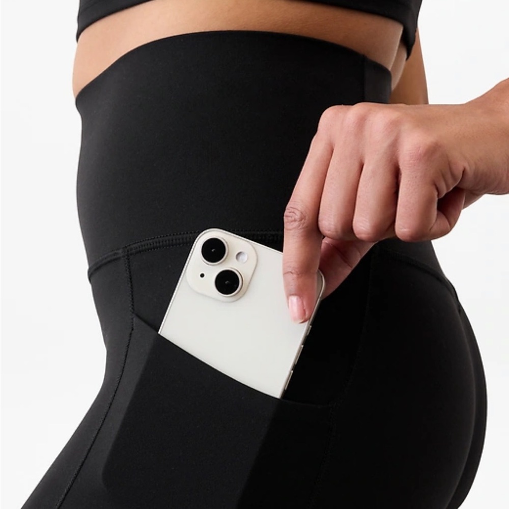 ATHLETA Ultimate Stash Capri